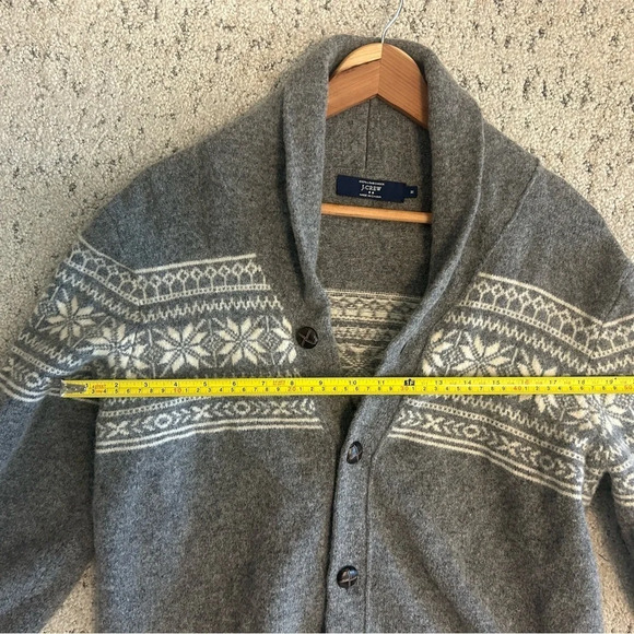 J.Crew men’s wool cardigan size  M good used condition back has a couple flaws - Picture 7 of 8
